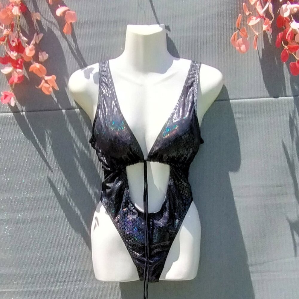 Holographic Snakeskin Patterned (XL) Keyhole Accent Monokini